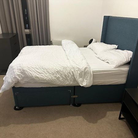 Luxury 2 Bedrooms Apartment バーキング エクステリア 写真
