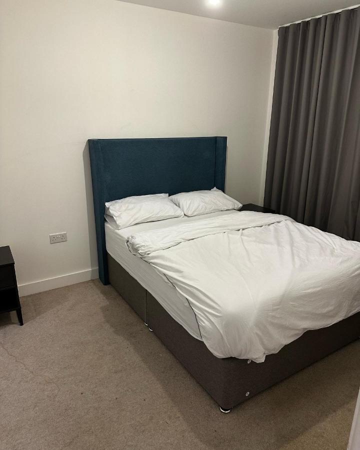 Luxury 2 Bedrooms Apartment バーキング エクステリア 写真