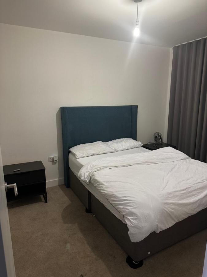 Luxury 2 Bedrooms Apartment バーキング エクステリア 写真